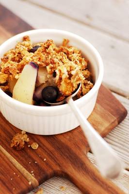 Pear and Blueberry Crumble