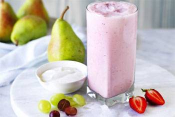 Pear and Strawberry Smoothie