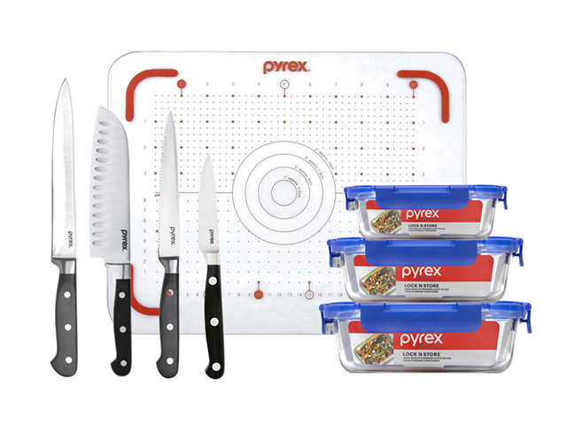 Win a Pyrex Knives, Cutting Board and Storage Pack