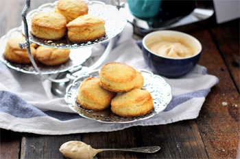 Scones with Coffee Cream