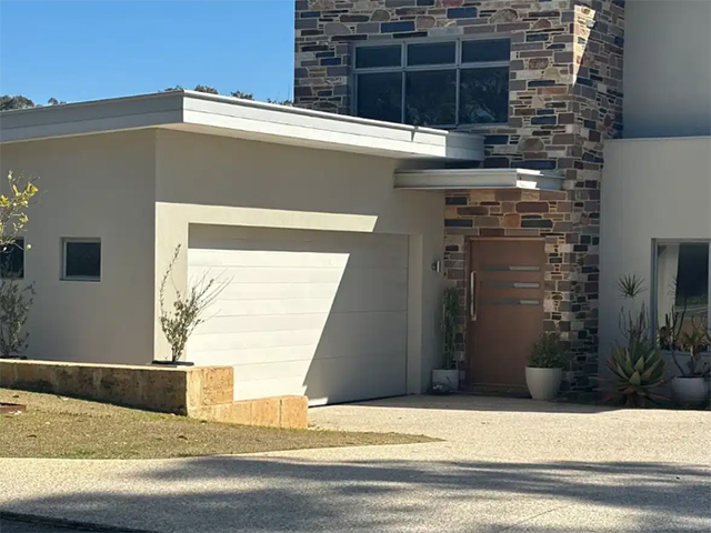The Garage Door Guide Every Busy Homeowner Should Read: Safety, Security and Kerb Appeal