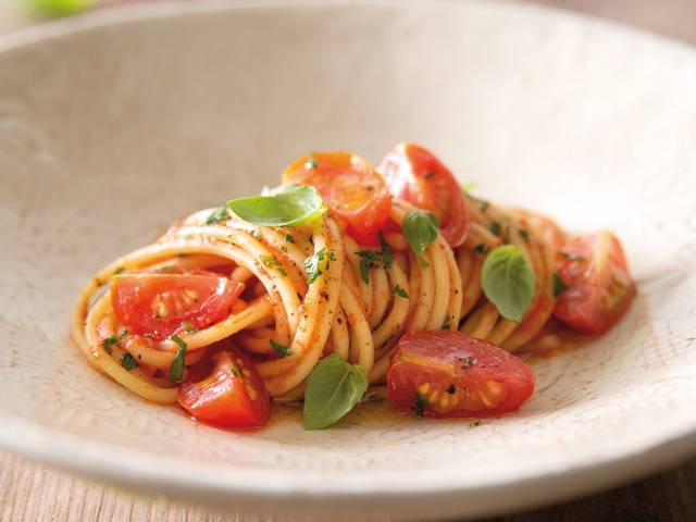 Spaghetti Pomodoro with Basilico Sauce