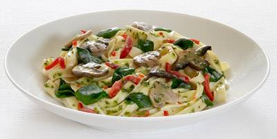 Gourmet Garden Spinach and Mushroom Fettuccine with Chilli and Parsley