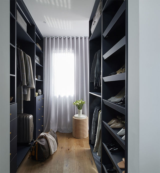 A Wardrobe that Sets the Scene