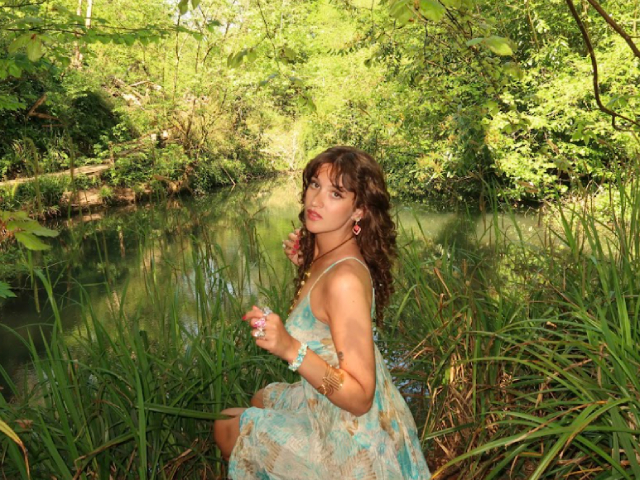 Suki Summer Unveils Heartfelt Indie-Pop EP 'Lovesick and Sick of Love'
