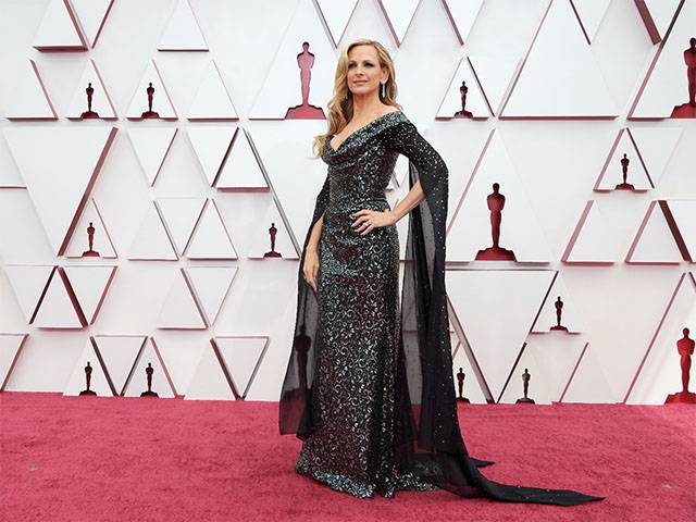 Marlee Matlin represented Suzy Amis Cameron's Red Carpet Green Dress