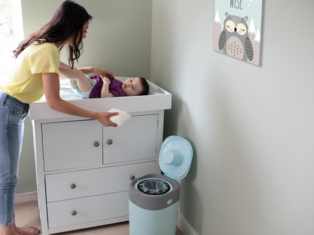 Tommee Tippees Twist & Click Nappy Disposal Bin