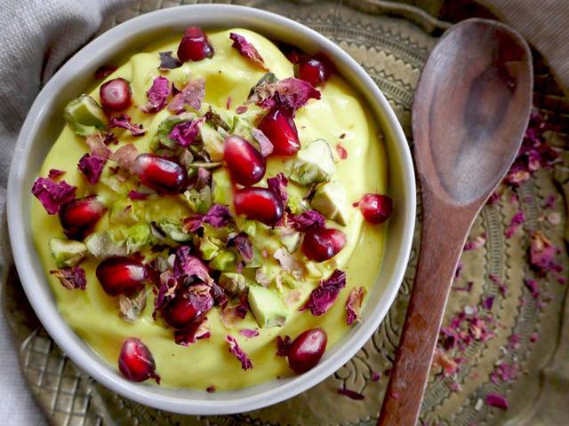 Turmeric, Pomegranate and Pistachio Yoghurt