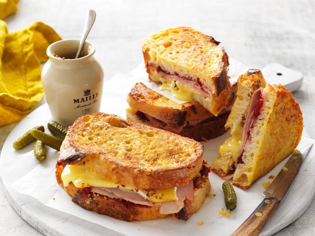 Ham, Cranberry and Camembert French Toasts