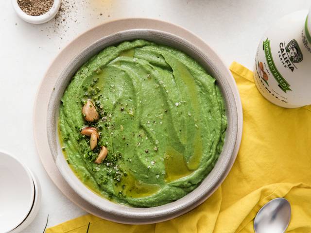 Spinach and Roasted Garlic Mashed Cauliflower