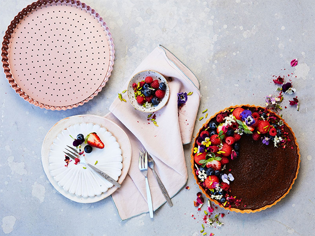 Wiltshire Rose-Gold Bakeware