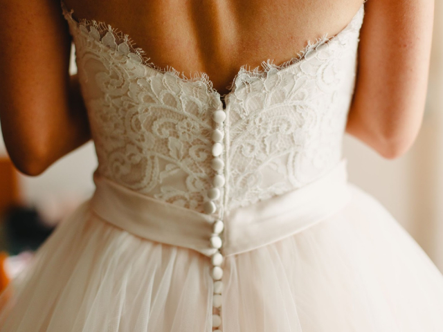 Astrologer Reveals: Summer Wedding Dress Styles by Zodiac